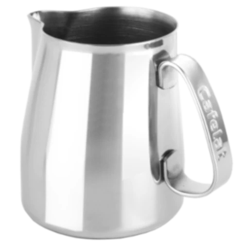 כד מקצועי מנירוסטה איכותית של Cafelat, להקצפת חלב בנפח 750ml